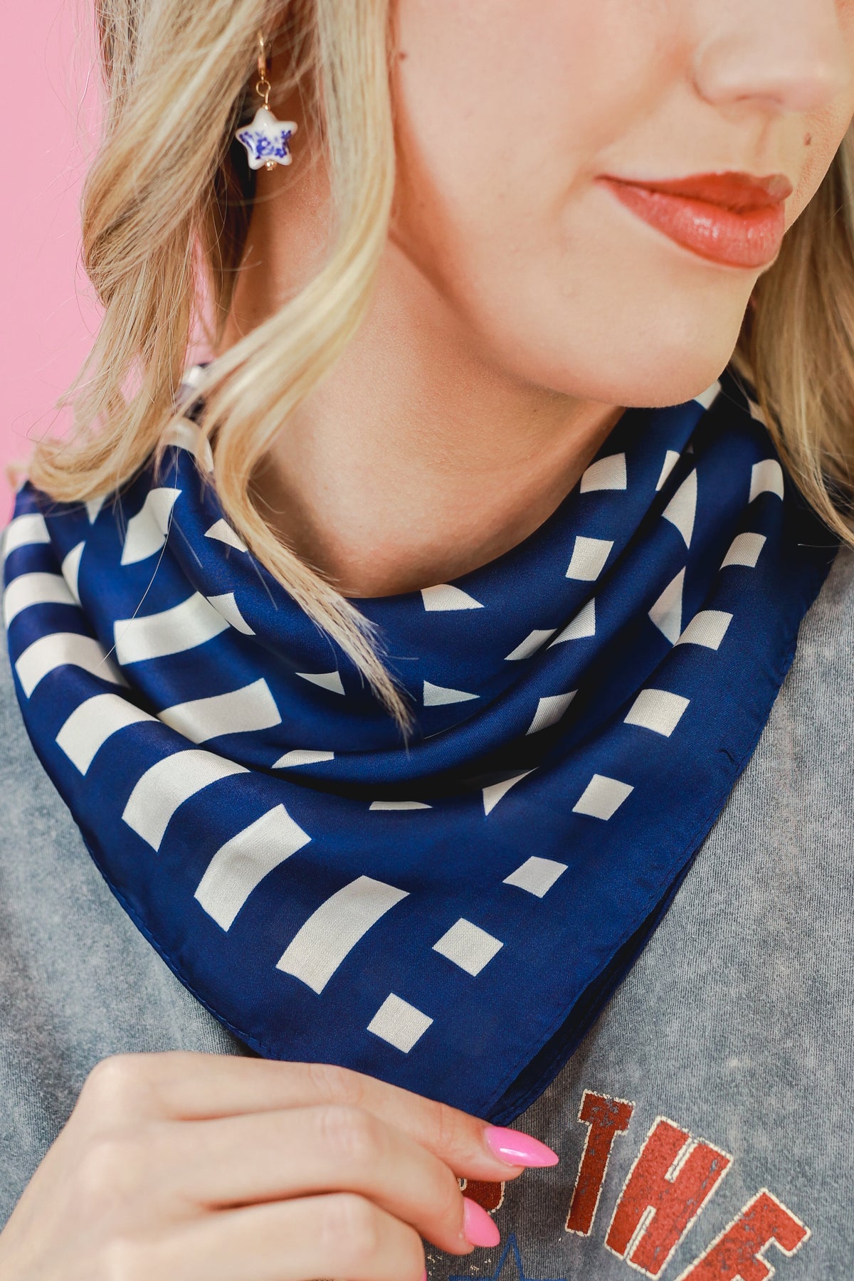 Moments Notice Scarf In Navy