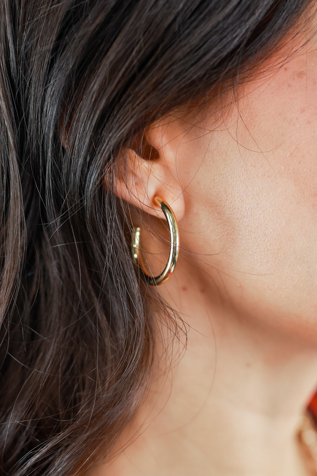 Traveling Diva Hoop Earring In Gold