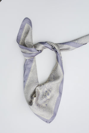 Pretty Love Paisley Scarf In Gray