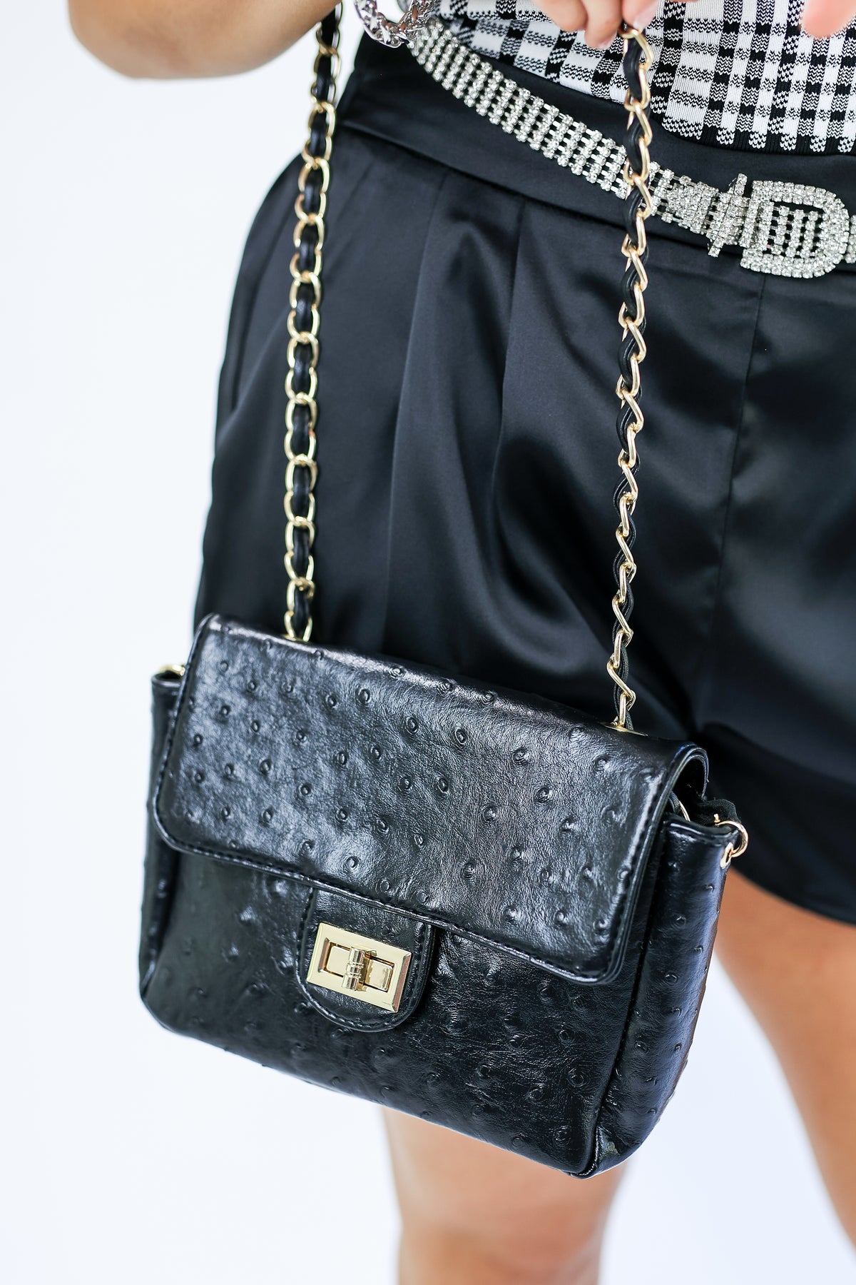 Carrying Dreams Texture Crossbody In Black