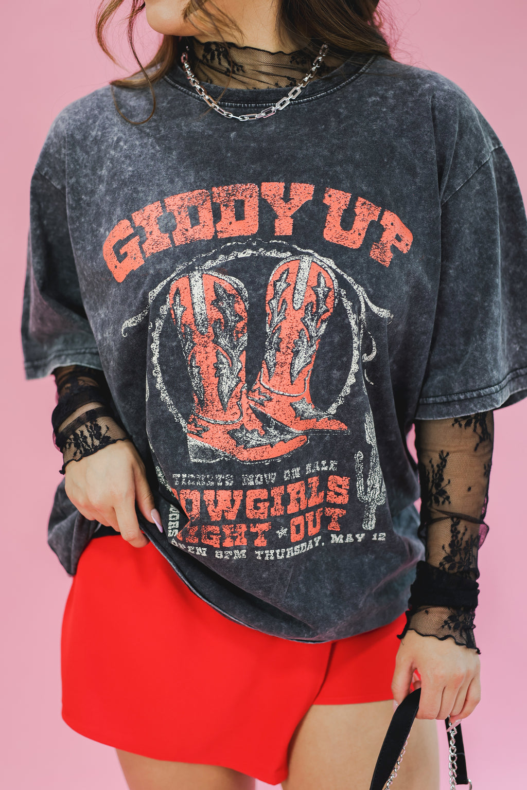 Giddy Up Cowgirls Tee In Black