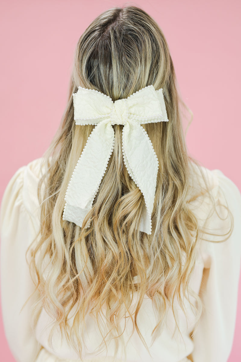 Falling For Pearls Bow In Cream