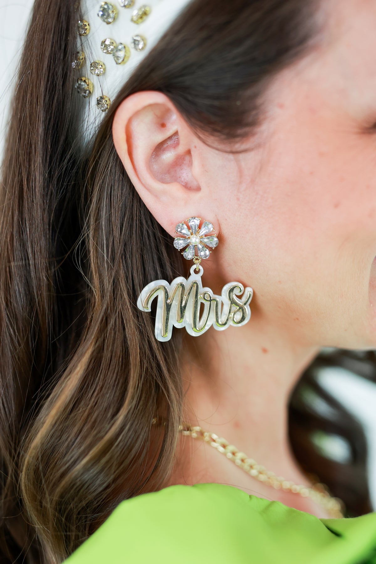 Mrs. Queen Earrings In White