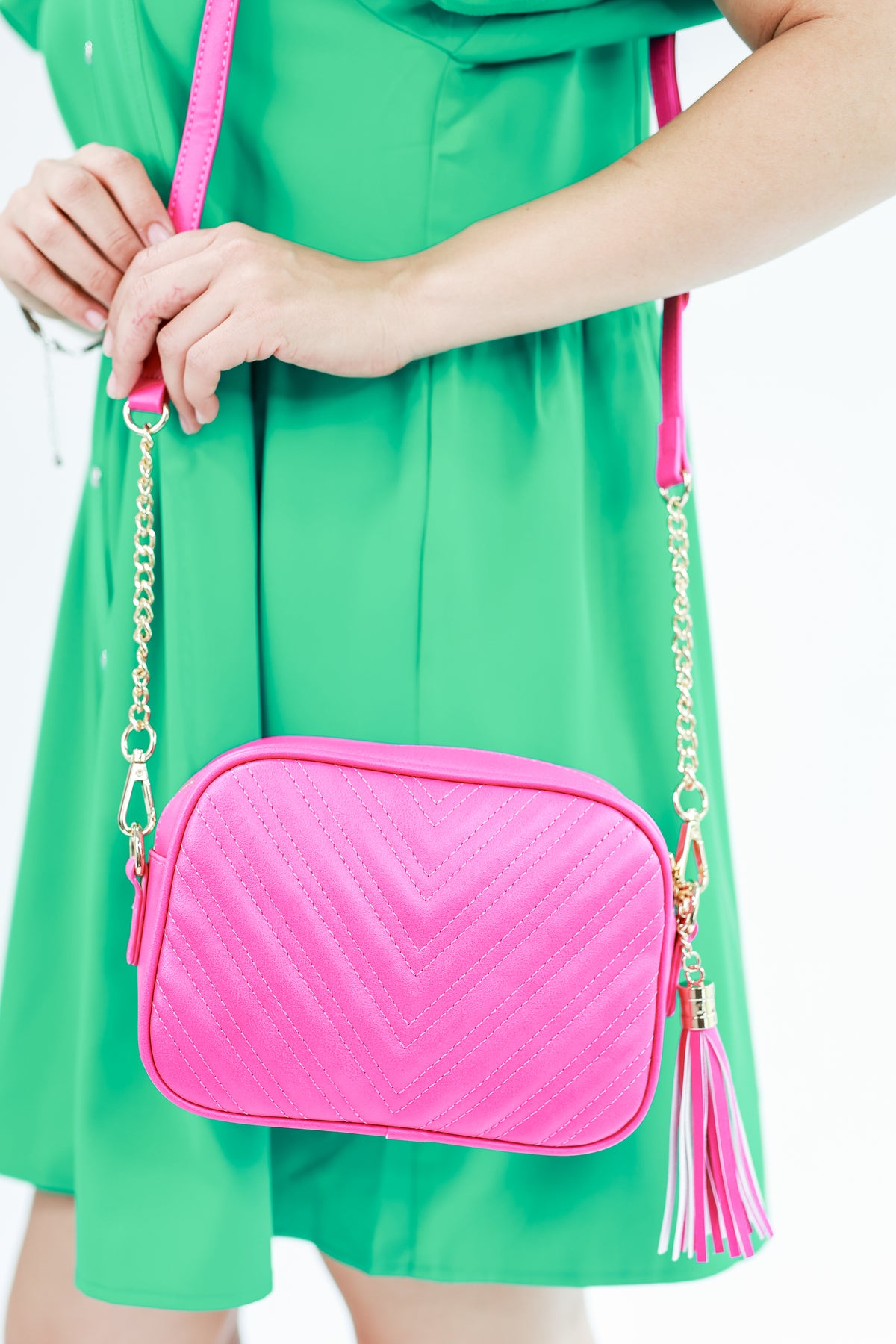 Accent Envy Tassel Crossbody In Fuchsia