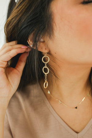 All Linked Earrings In Gold